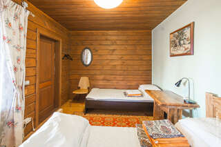 Гостевой дом Кругобайкальская Байкальск Трехместный номер-1